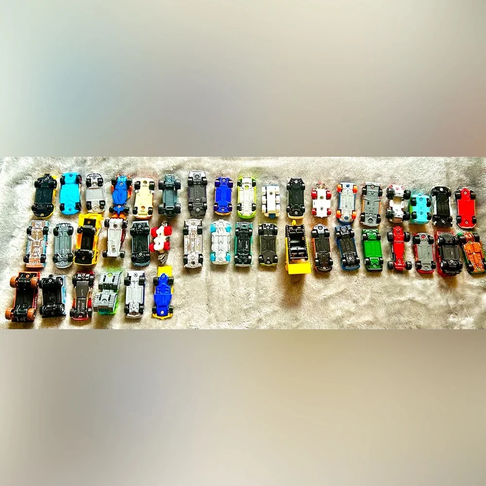 Lot of 42 TOY CARS & TRUCKS 🛻🚛🚗 #2 - Picture 2 of 3